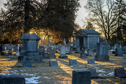 哪些人不宜去殡仪馆，大连殡葬服务百科